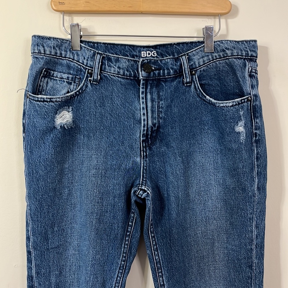 BDG Urban Outfitters Slim Boyfriend Distressed Medium Wash Jeans Size 30 - Picture 2 of 7